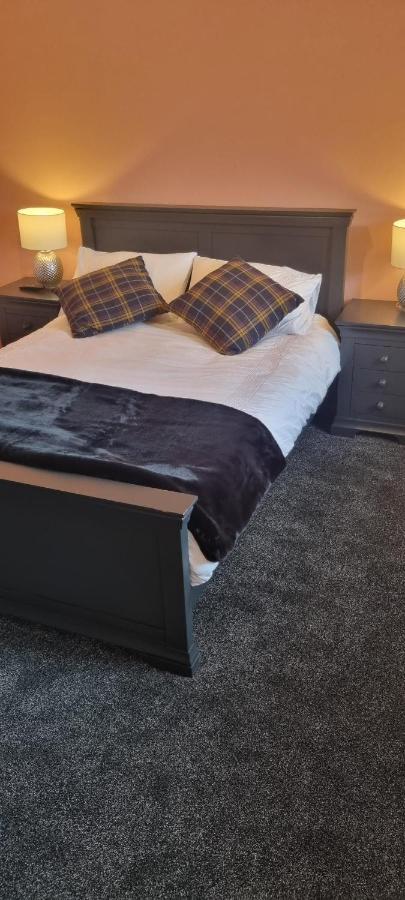 Swindon 6 Deluxe Doubles 2 With En Suite In Large House - No Pets Dış mekan fotoğraf